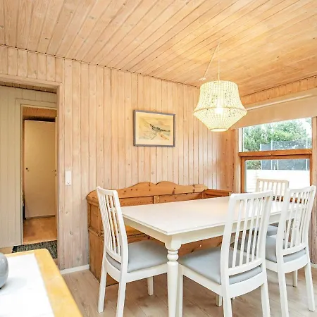 6 Person Holiday In S By