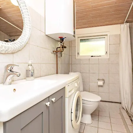 Hébergement de vacances 6 Person Holiday In S By *